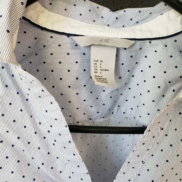 H&M blue polka dot button up - Picture 4 of 4